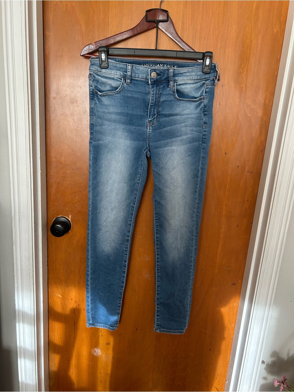 American Eagle 8 Long Super Stretch Skinny Jeggings Light Wash